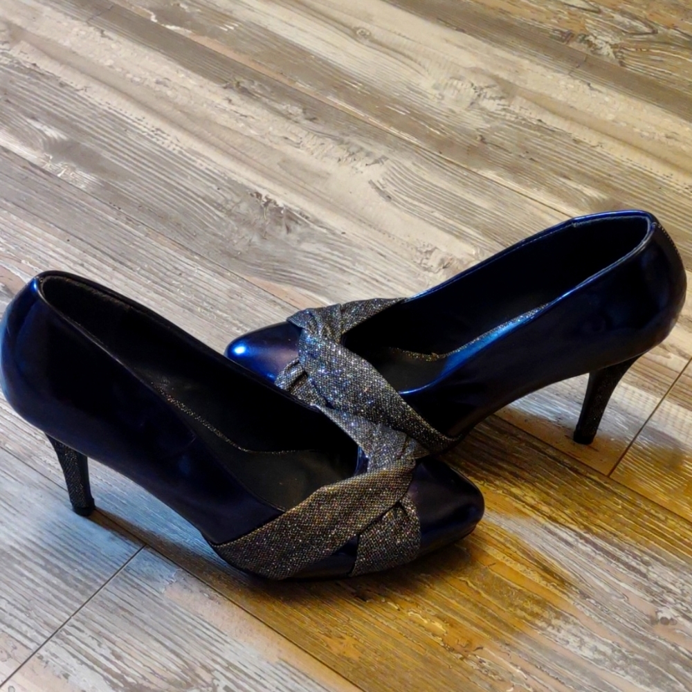Kiss & Tell Heels Size 8 1/2 Color: Navy Blue